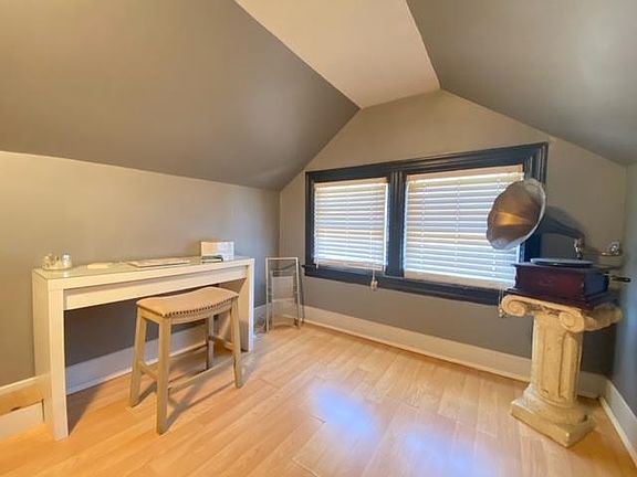 2nd image of 14 Wadsworth Ave Floor 2