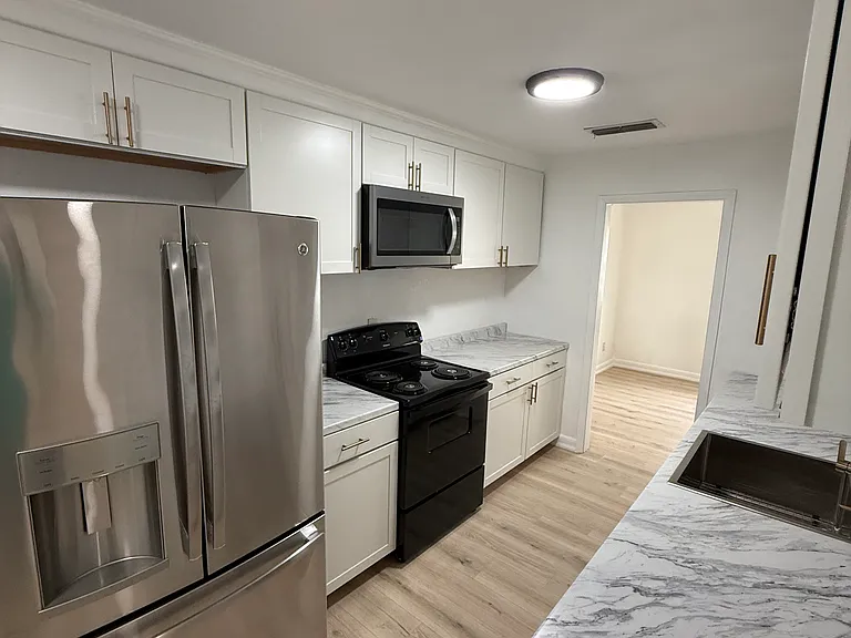 1000 Kathey Dr — Photo 1
