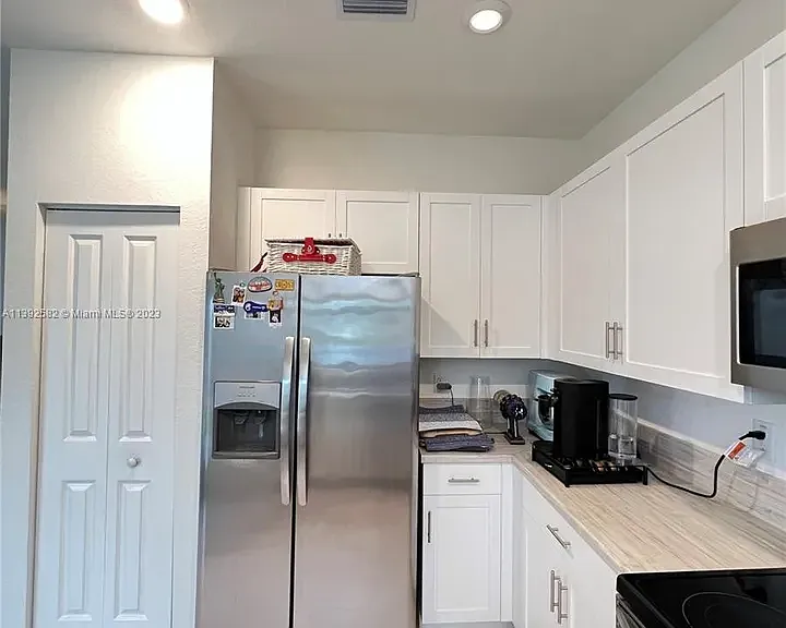 20610 NE 5th Pl — Photo 17