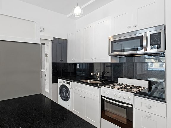 5th image of 403 W 57th St #2B