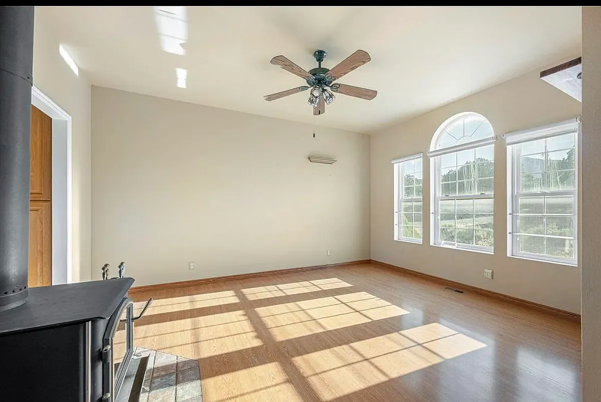 3 bed, 2000 sqft, $2,600 — Photo 3