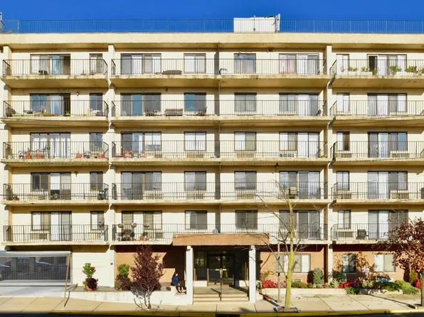 233 12th St APT 2A, Palisades Park, NJ 07650