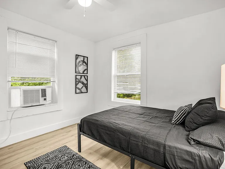 2737 Stuart Dr — Photo 27