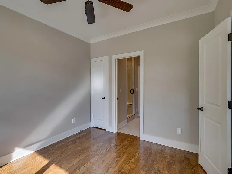 5514B Urbandale Ave — Photo 7