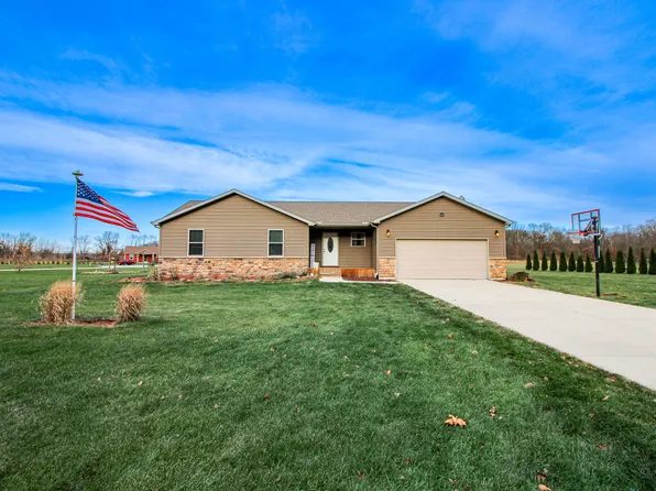 1668 Kelly Ct, Wheatfield, IN 46392