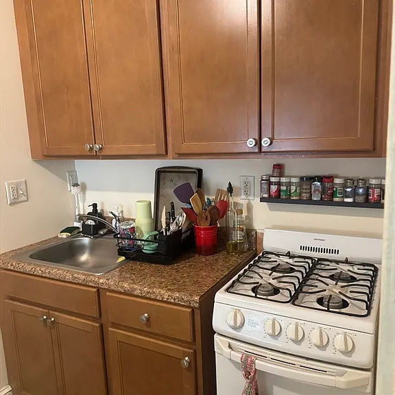 330 Salem St #5 — Photo 16