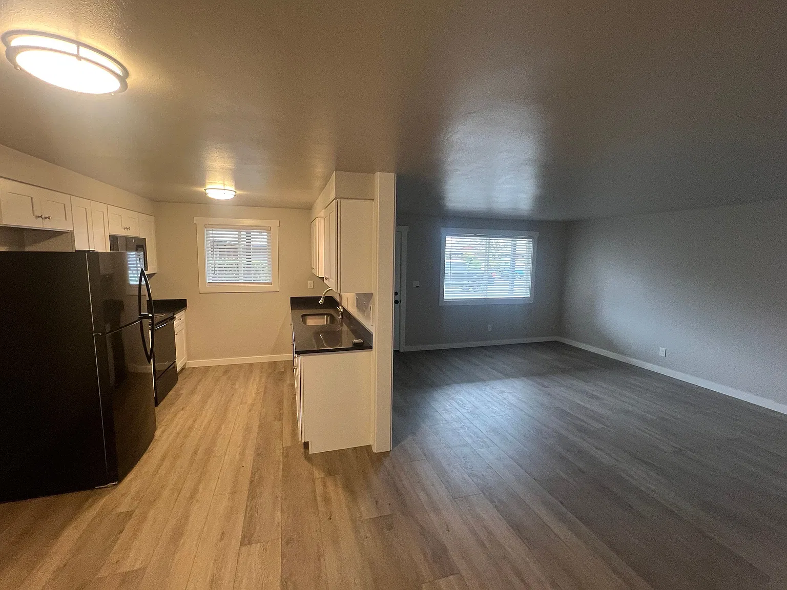 2 bed, 898 sqft, $1,595 — Photo 2