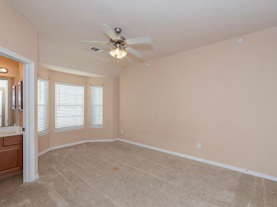 1st image of 305 Holleman Dr #1704