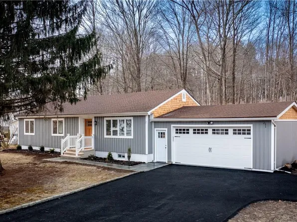 2 Mallow Court, Pawling, NY 12564