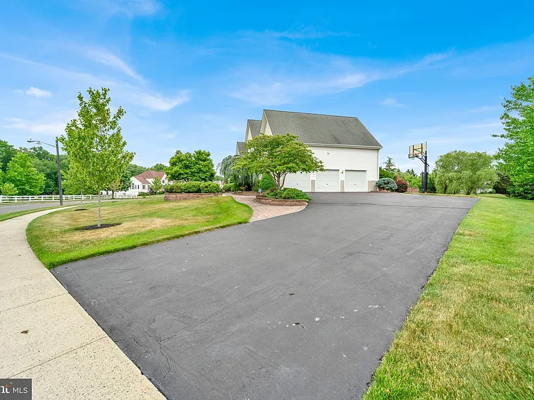 19 Meadowlark Dr — Photo 58