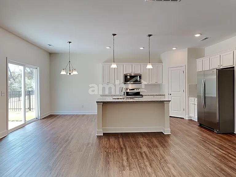3028 Esquire Dr — Photo 4