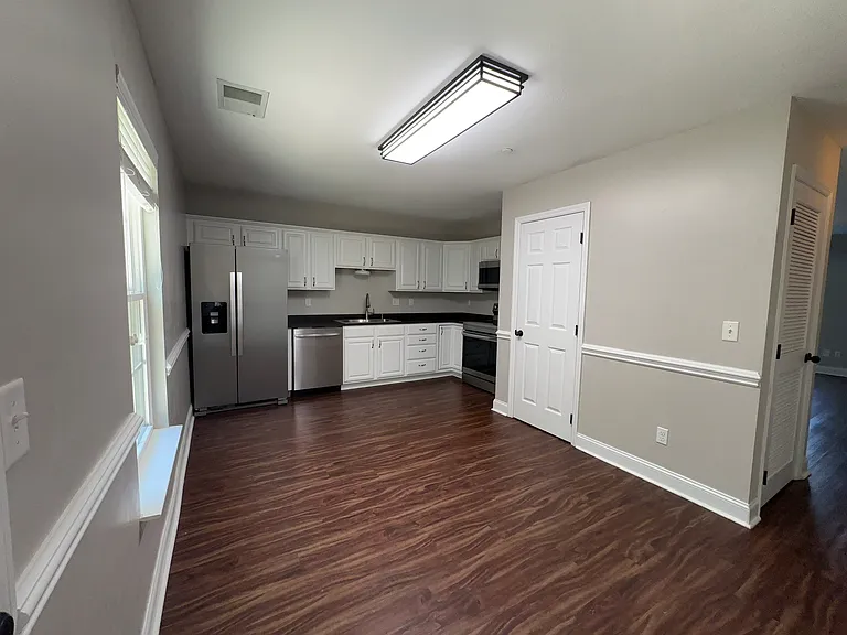 1126 Maple Tree Ln — Photo 32