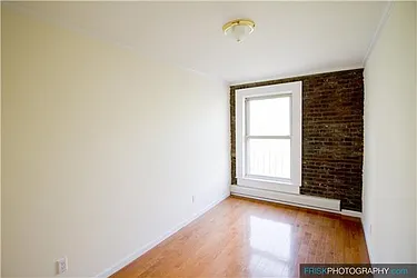 Rented by Siderow Residential Group