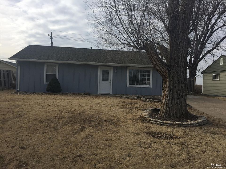 1st image of 840 Willow Dr