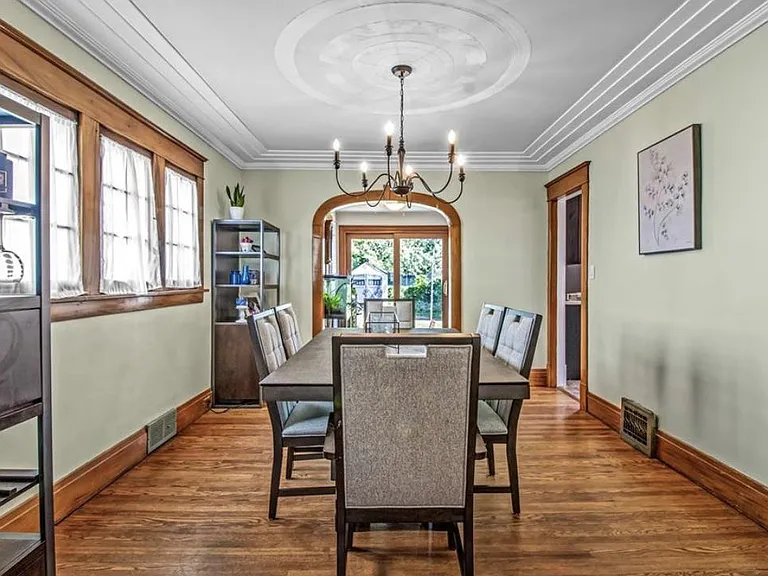 223 Capen Blvd — Photo 5