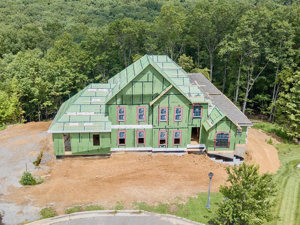 2nd image of 3409 Wellington Dr SE