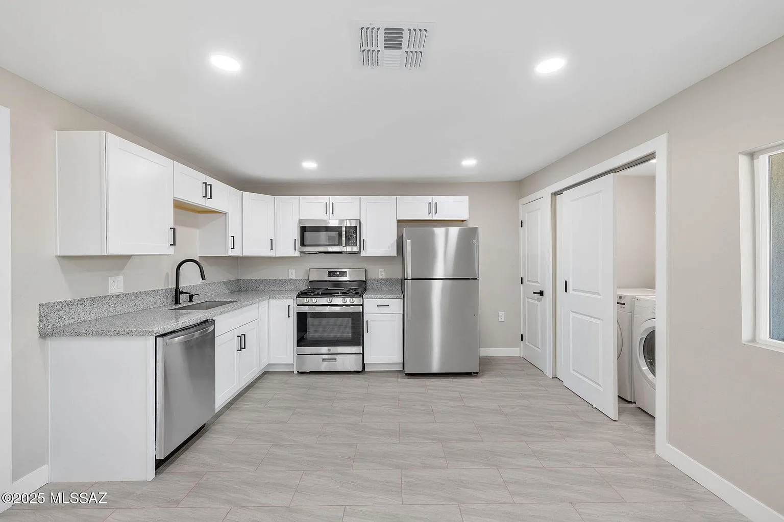 4 bed, 1700 sqft, $2,300 — Photo 3