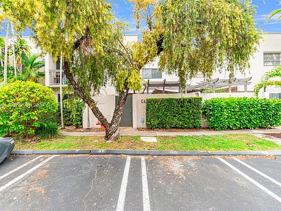 2nd image of 4714 SW 67th Ave APT C6
