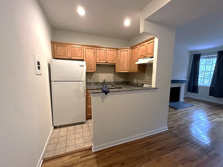 935 Lombard St #202 — Photo 4