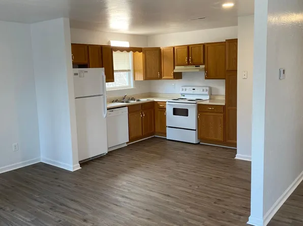 211 Pebble Creek Dr, Eddyville, KY 42038