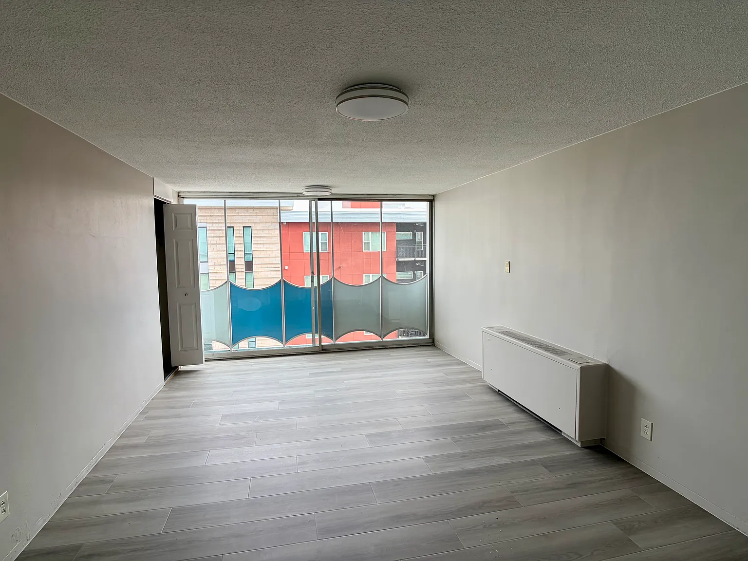 2 bed, 1054 sqft, $1,895 — Photo 4