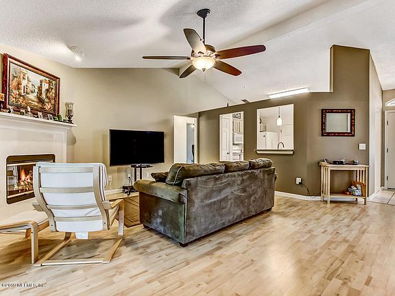 3rd image of 4521 Arrow Wind Ln