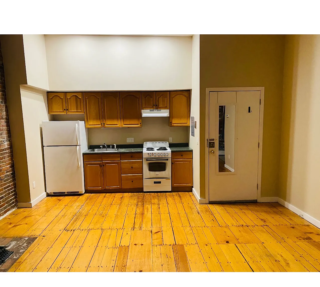 2 bed, 900 sqft, $2,200 — Photo 2