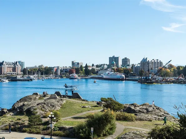 50 Songhees Rd #303, Victoria, BC V9A 7J4