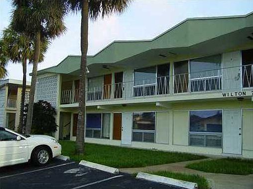 1st image of 715 NW 30th Ct APT 2