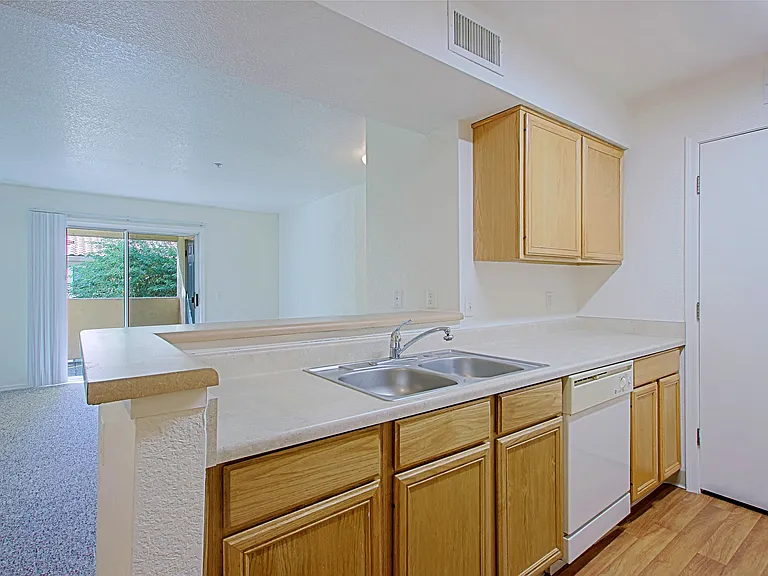 Villa Serena Apartments — Photo 7