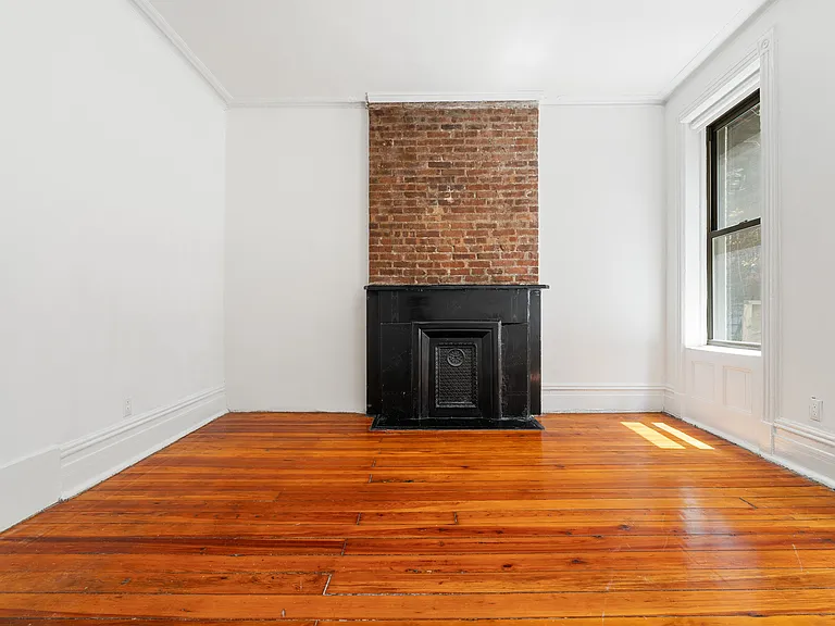 268 W 12th St #2R — Photo 2