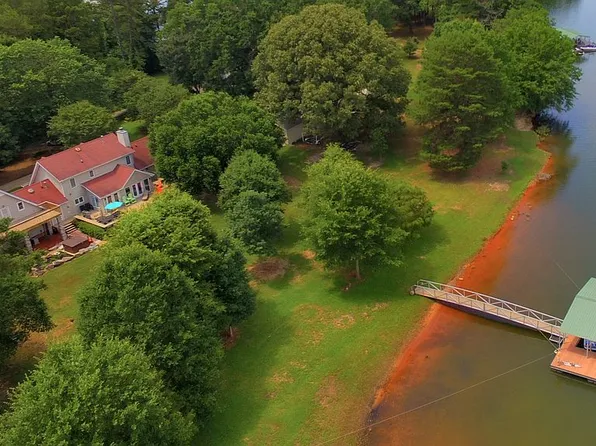 664 Childress Dr, Townville, SC 29689