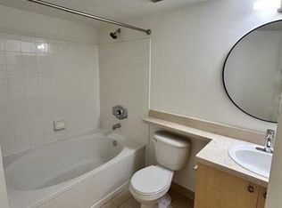 302 Villa Cir, Boynton Beach, FL 33435