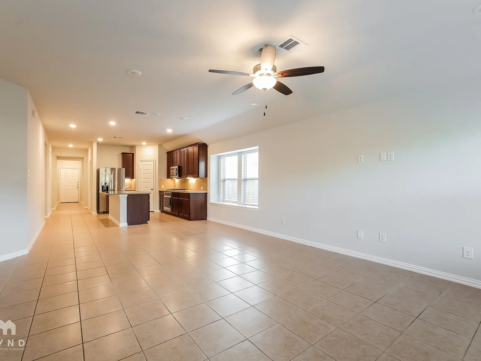 3 bed, 2.0 bath, 1518 sqft, $1,874 — Photo 3