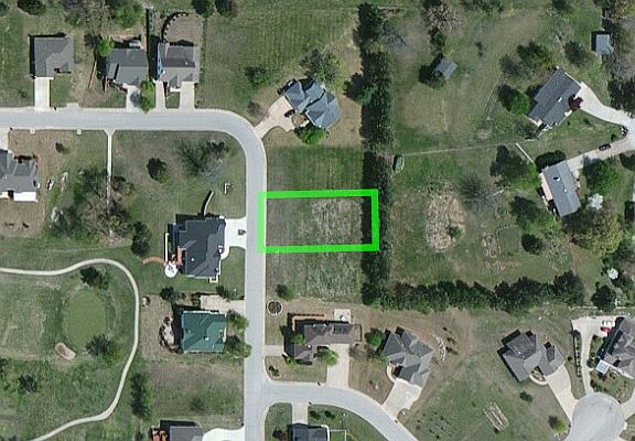 3rd image of Fairview Dr