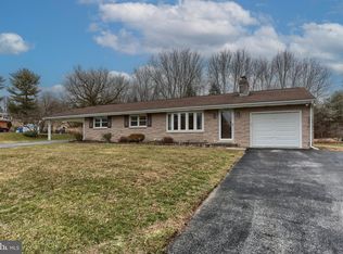 30 Grandview Rd, Hummelstown, PA 17036