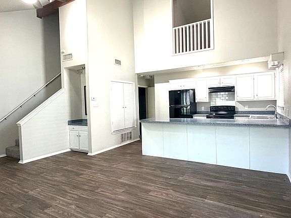 4th image of 949 Creekside Dr #949