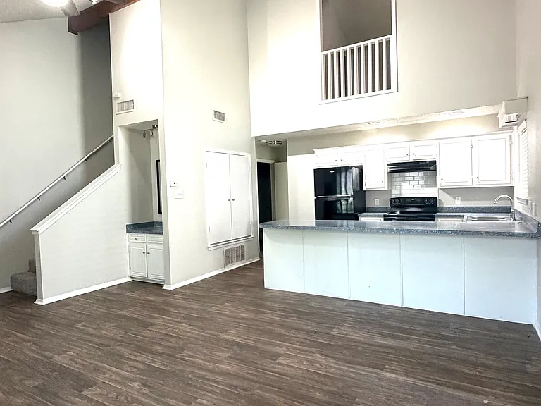 949 Creekside Dr #949 — Photo 4