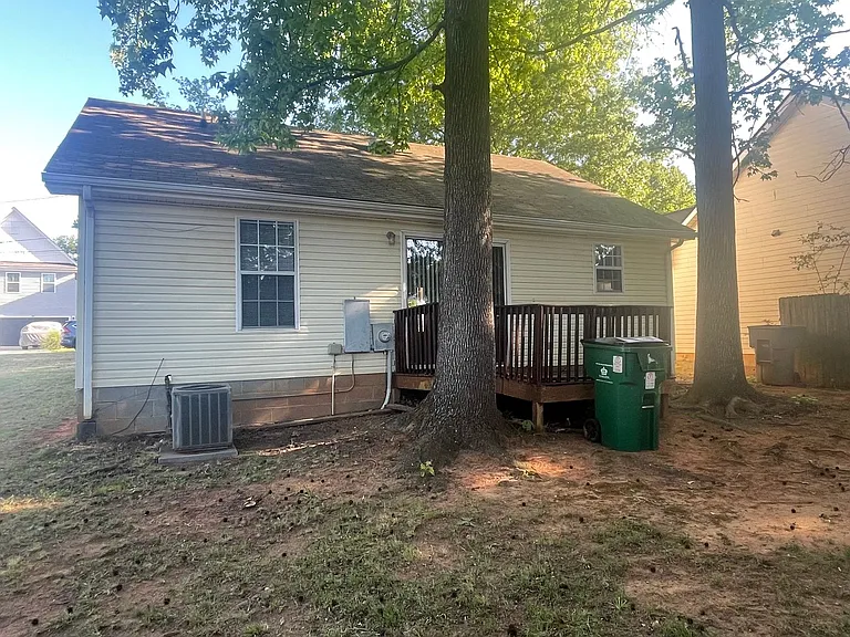 1620 Ervin Ln — Photo 17