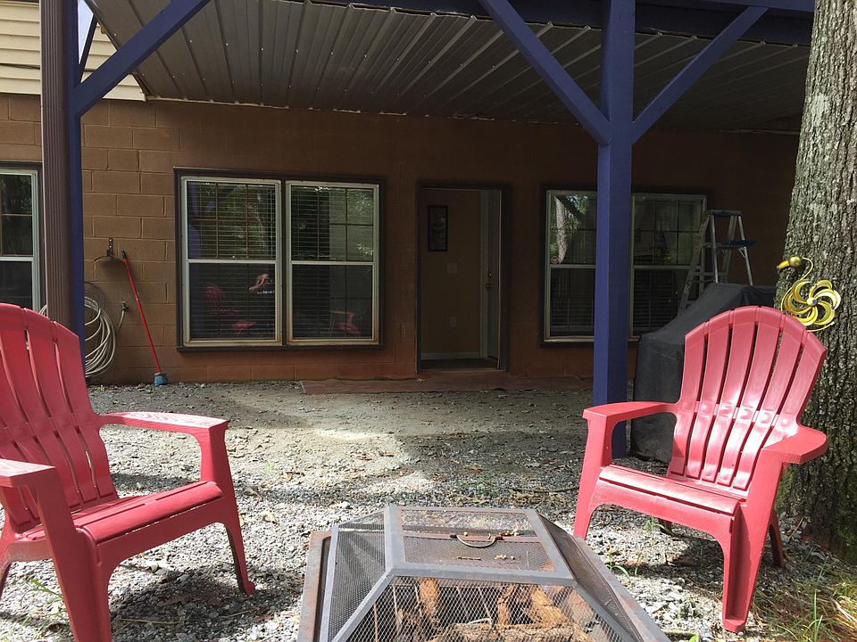1st image of 260 Skyline Dr #A