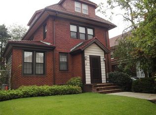 6932 Exeter St, Forest Hills, NY 11375