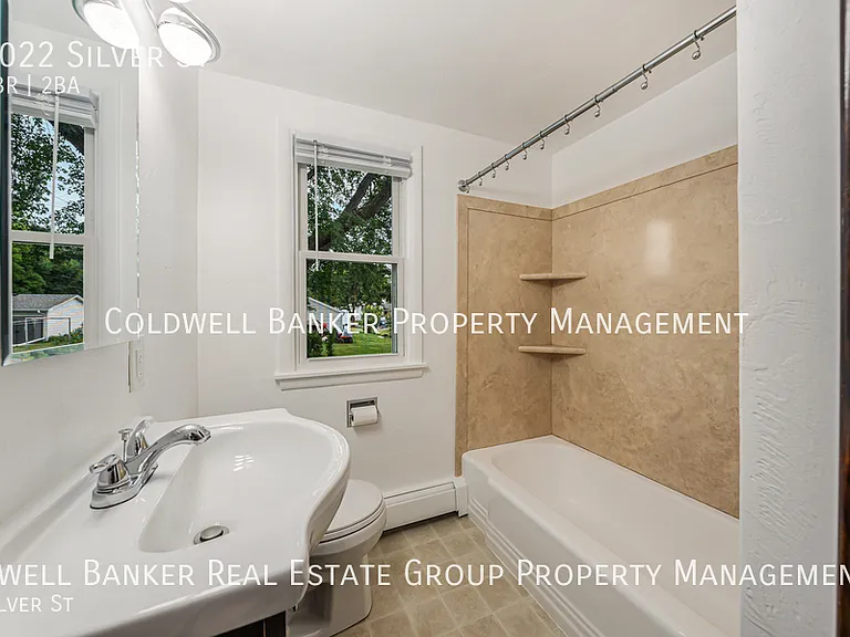 1022 Silver St — Photo 15
