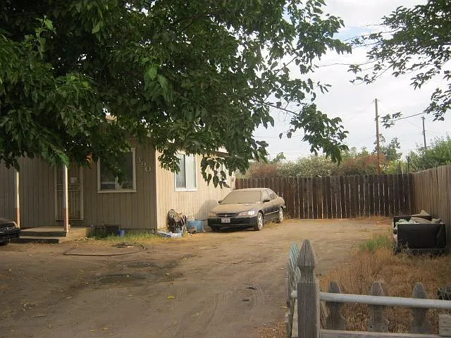 390 W Terra Bella Ave photo 1