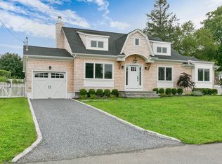 7 Powers Dr, Southampton, NY 11968