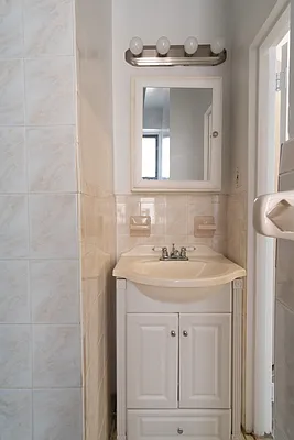 Rented by Julianna Realty Corp | media 14