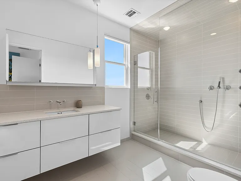 80 Seaside Ave — Photo 8