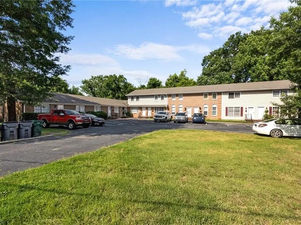 305 Salem St, Thomasville, NC 27360