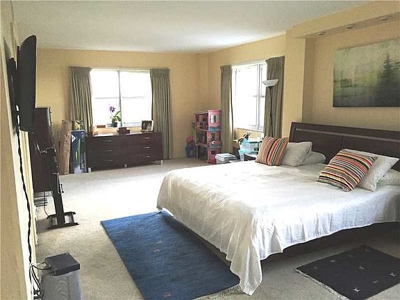 5th image of 1881 Middle River Dr APT 406