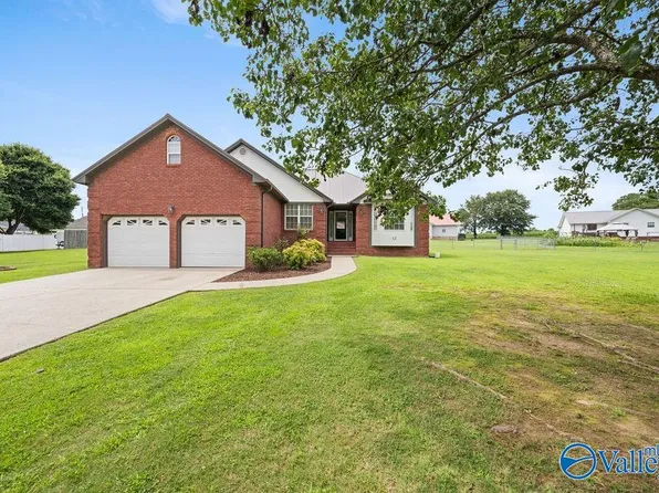 52 Maness Ln, Boaz, AL 35957