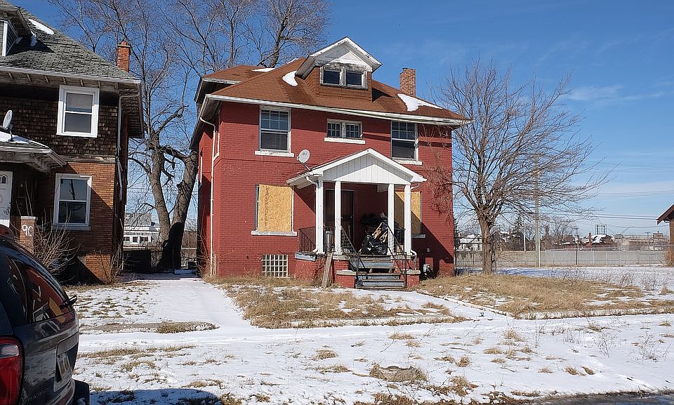 2nd image of 84 Waverly St